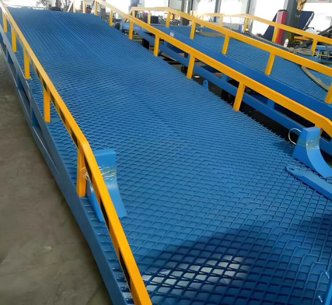 东城街道移动式液压登车桥